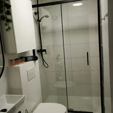 Modern Batorego 18 *